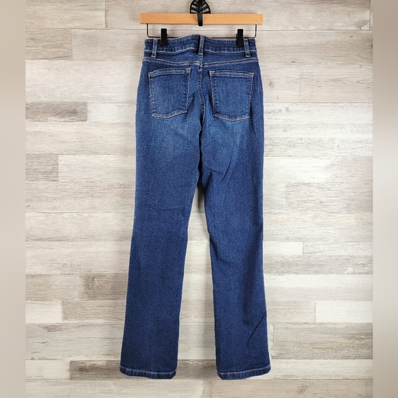 L.L.Bean Classic Fit Straight Jeans Women's Size 2 - Picture 3 of 15